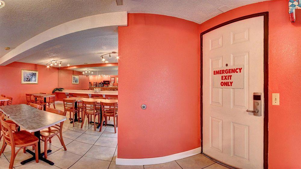 Econo Lodge Pooler - Savannah I-95 Exterior photo